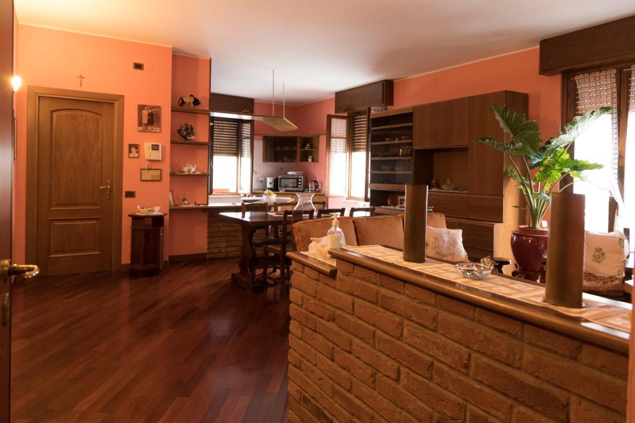 Appartement A Casa Di Anna, Elegant Flat In Crémone Extérieur photo